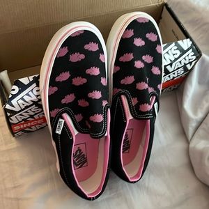 Worn once Vans - black with pink hippos - 8.5